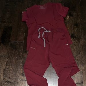 Figs scrub set burgundy color